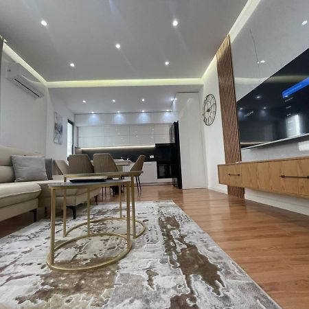 Lux Apartment At Arlis Τίρανα Εξωτερικό φωτογραφία