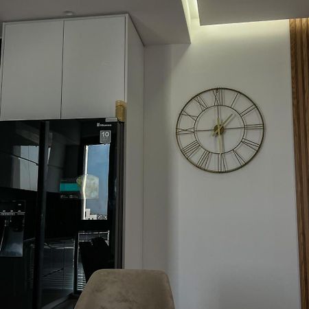 Lux Apartment At Arlis Τίρανα Εξωτερικό φωτογραφία
