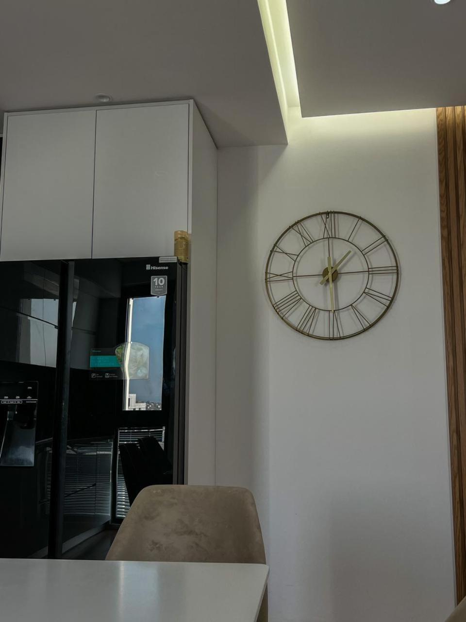 Lux Apartment At Arlis Τίρανα Εξωτερικό φωτογραφία