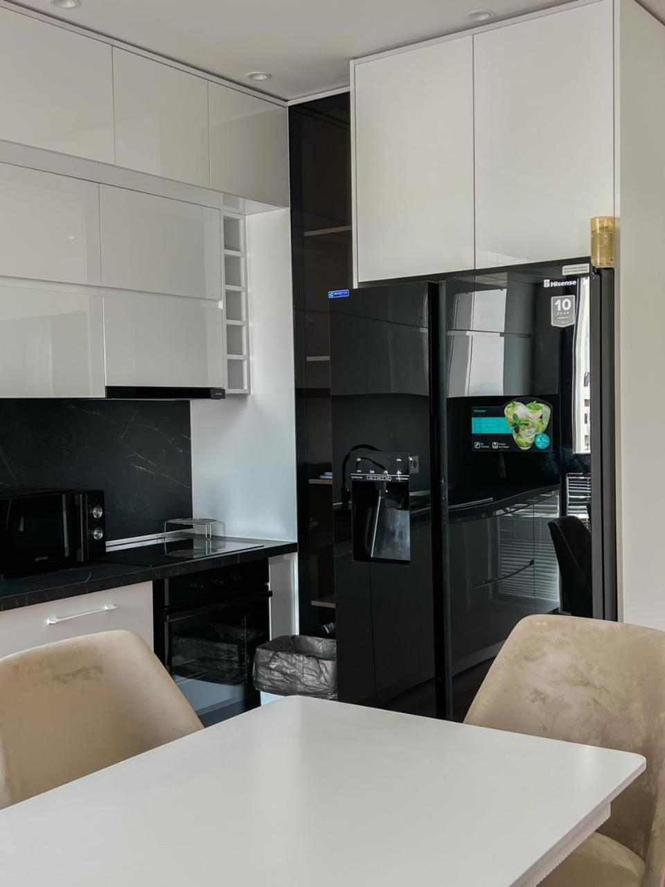 Lux Apartment At Arlis Τίρανα Εξωτερικό φωτογραφία