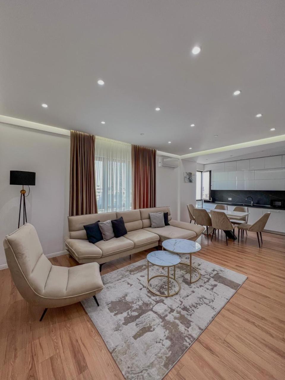 Lux Apartment At Arlis Τίρανα Εξωτερικό φωτογραφία